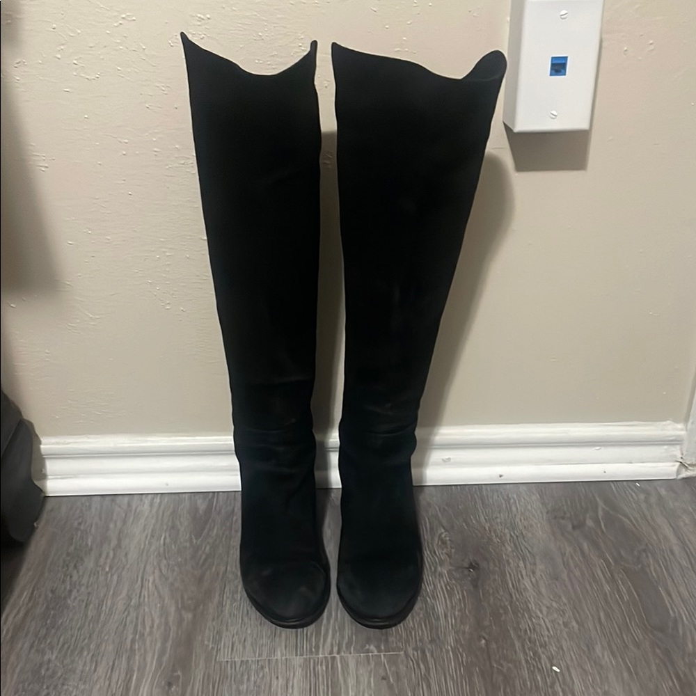 COLISÉE Paris BLACK HEELED SUEDE BOOTS